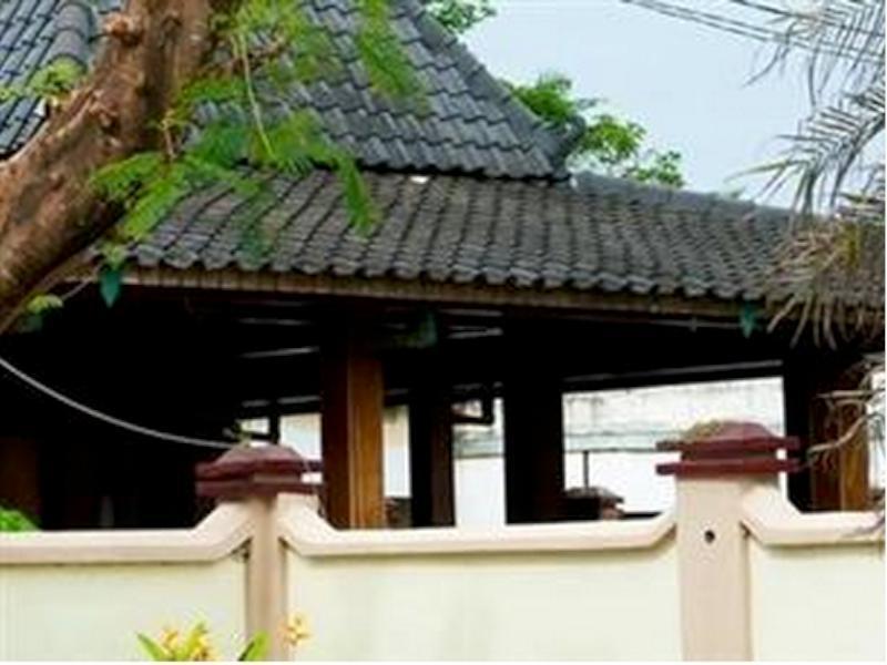 Queen Star Hotel Ngingas Luaran gambar